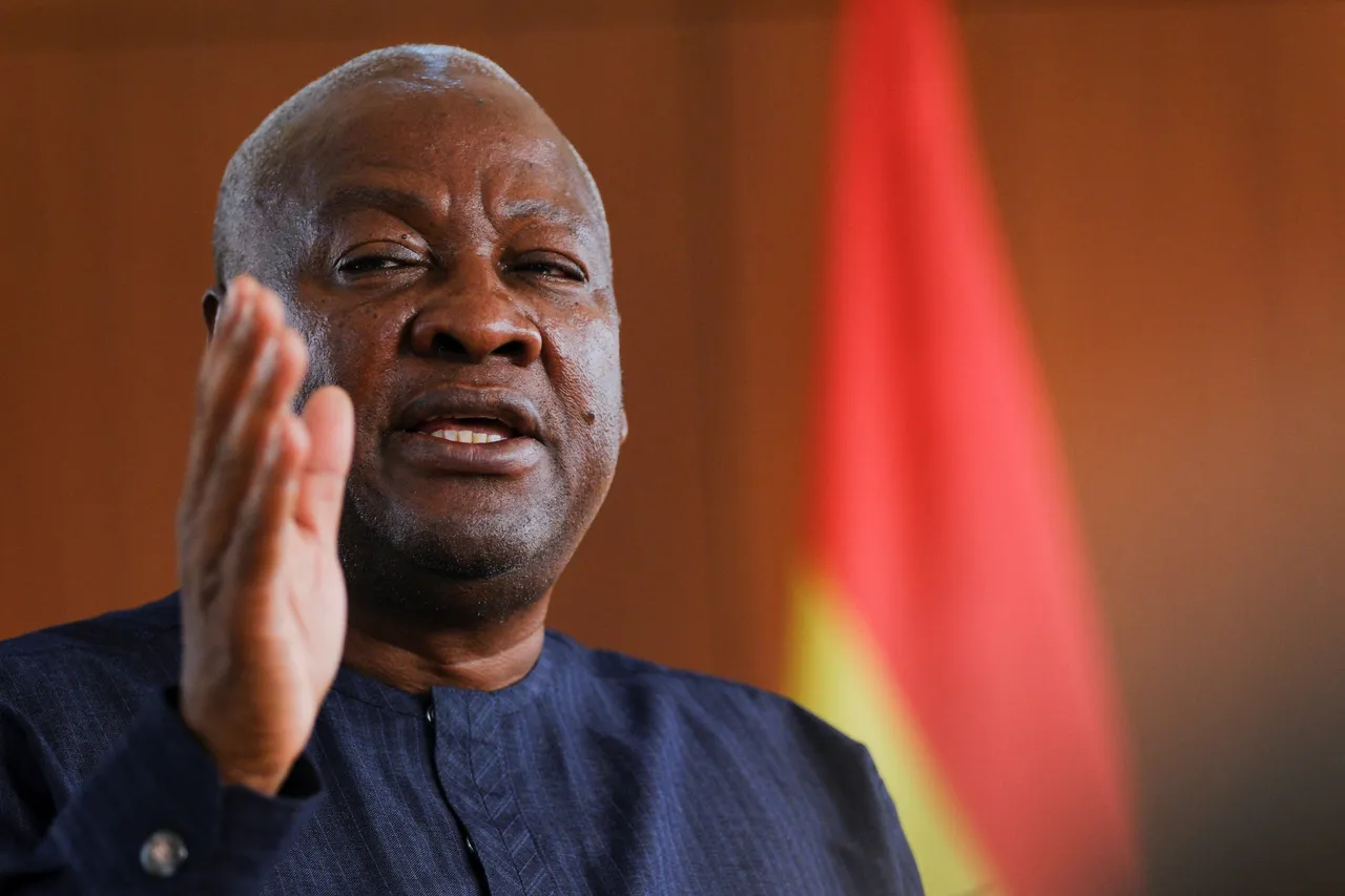 Mahama accuse les États-Unis de "normaliser" l'effacement de l'histoire des Noirs
