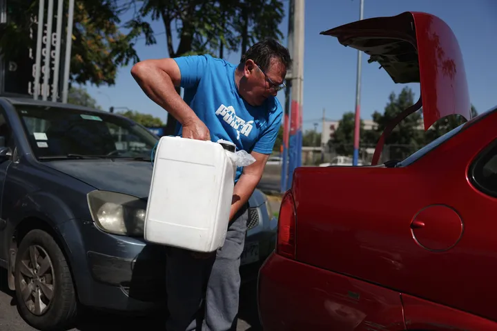 油价下跌：因对伊朗袭击推迟及和平谈判不确定性加剧