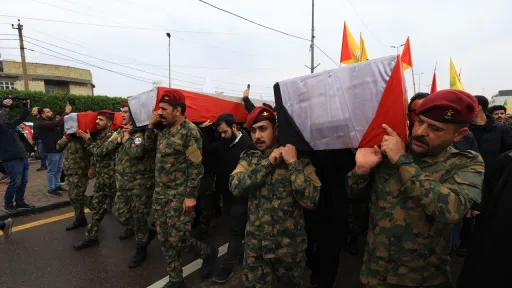 فصائل تعلن تنفيذ عمليات عسكرية ضد قواعد بالعراق والمنطقة.. ومقتل 15 من "الحشد" بينهم قائد