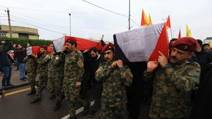 فصائل تعلن تنفيذ عمليات عسكرية ضد قواعد بالعراق والمنطقة.. ومقتل 15 من "الحشد" بينهم قائد