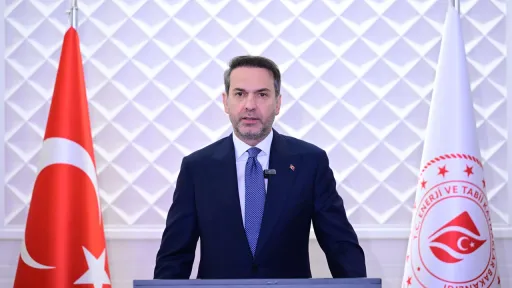 وزير الطاقة التركي ينفي انقطاع تدفُّق الغاز الطبيعي من إيران