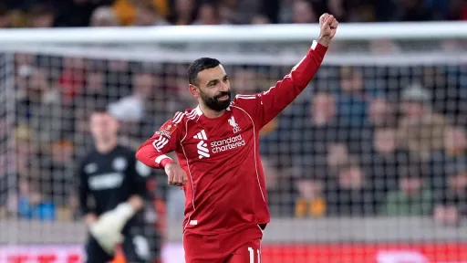 محمد صلاح يغادر ليفربول بعد 9 سنوات حافلة بالألقاب والأهداف