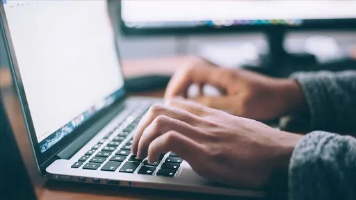 Rritja e çmimit të naftës ushtron presion mbi ekonomitë, vendet aziatike adoptojnë punën në distancë
