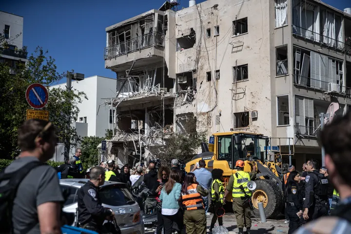 L’Iran dit avoir ciblé le centre d'Israël et des bases américaines au Moyen-Orient