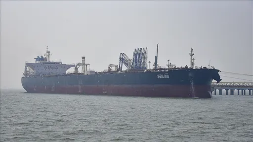 Iiraan oo oggolaatay in maraakiibta aan ku lug lahayn “gardarrada” ay ka gudbi karaan marinka Hormuz