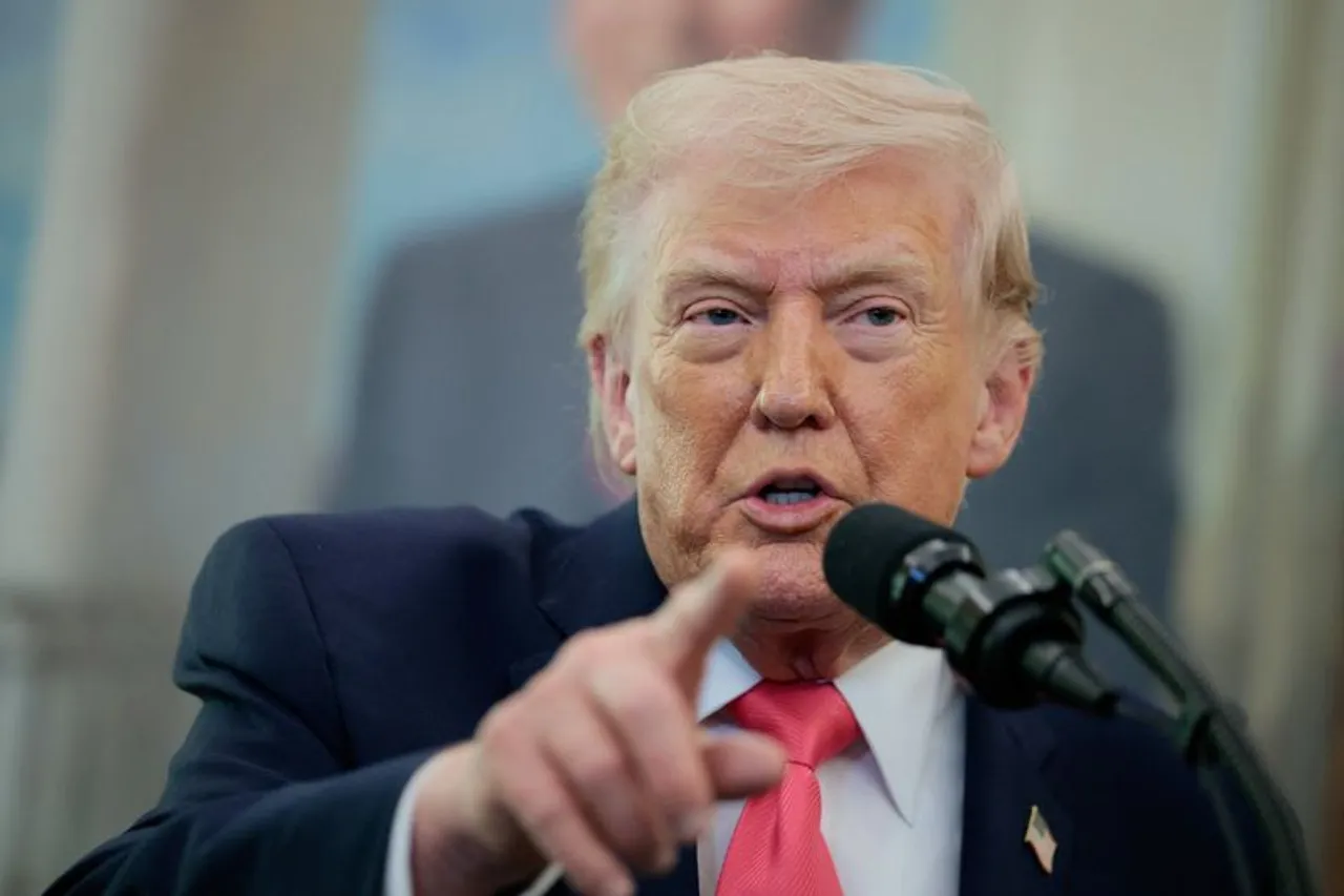 Trump oo laga yaabo inuu qabsado Jasiiradda Kharg haddii ay fashilmaan wadahadallada Iiraan