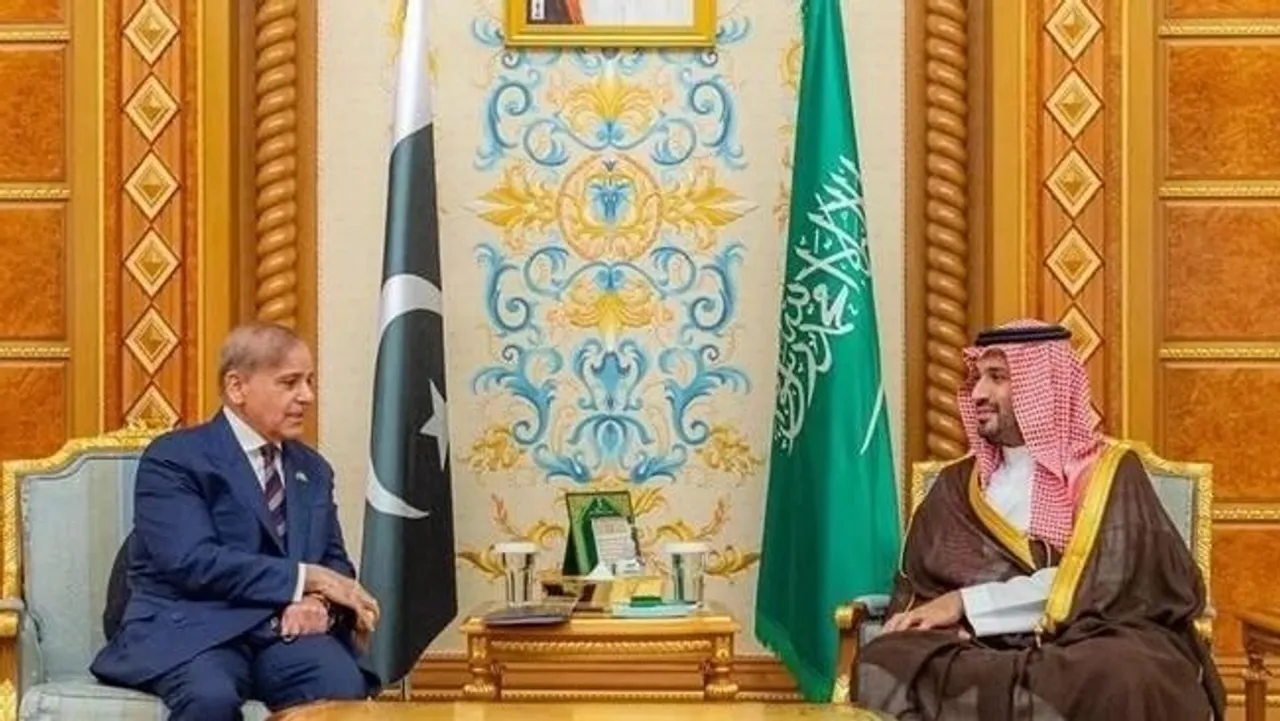 باكستان تتوقع تحركات خلال يومين لمفاوضات واشنطن وطهران.. وشريف يطلع بن سلمان على الجهود الدبلوماسية