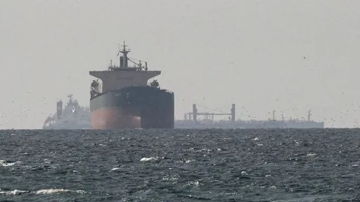 L’Iran autorise le passage des navires “non hostiles” dans le détroit d’Ormuz