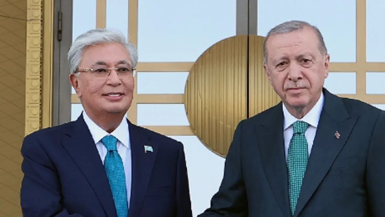 Түркия жана Казакстан президенттери экономикалык жана аймактык маселелер боюнча талкуу жүргүздү