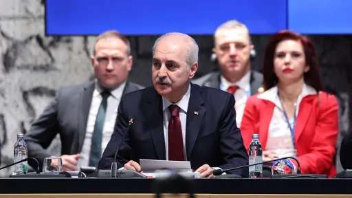 رئيس البرلمان التركي يدعو إلى إنهاء الحرب الأمريكية-الإسرائيلية على إيران