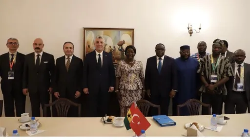 وزير التجارة التركي يبحث مع نظيرته من غانا تعزيز التعاون الاقتصادي