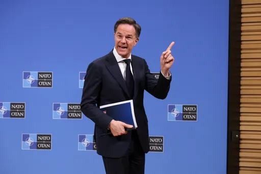 NAVO-bondgenoten breken record in defensie-uitgaven; Rutte prijst de regering-Trump