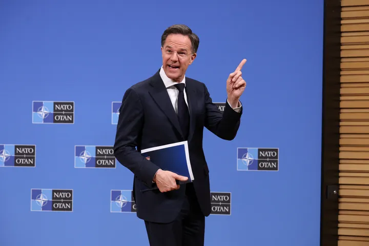 NAVO-bondgenoten breken record in defensie-uitgaven; Rutte prijst de regering-Trump