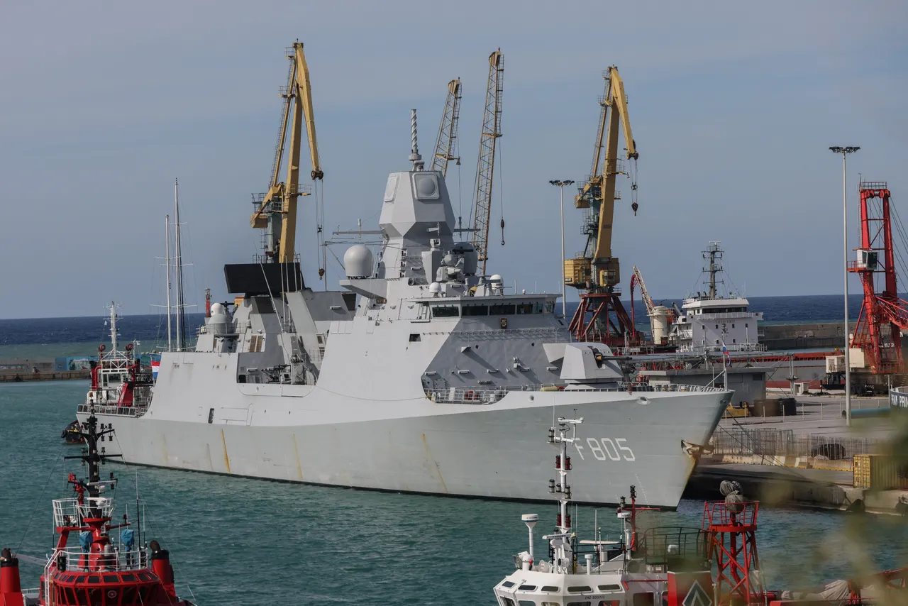 Het kabinet verlengt de missie van het fregat Evertsen met een maand