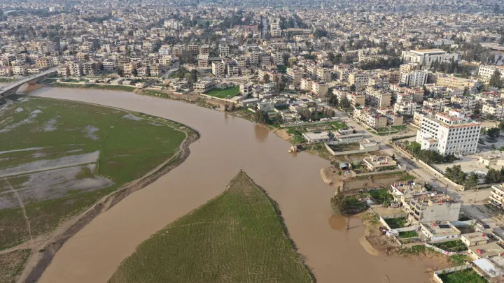 قتلى ومصابون وتعطيل الدراسة نتيجة منخفض جوي يضرب 14 دولة عربية