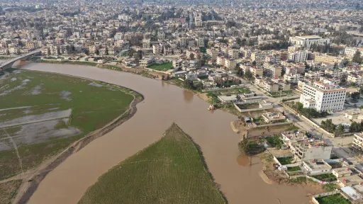 قتلى ومصابون وتعطيل الدراسة نتيجة منخفض جوي يضرب 14 دولة عربية