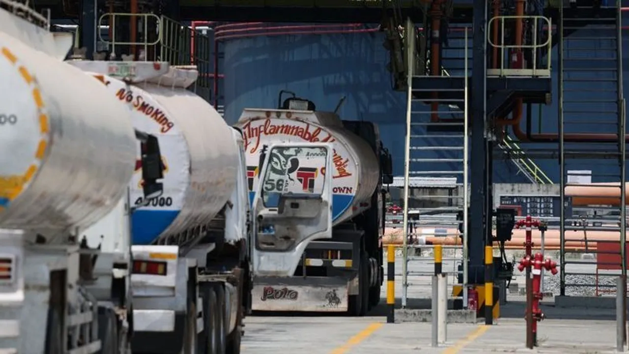 Nigeria eases foreign exchange rules, allows international oil firms to fully repatriate earnings