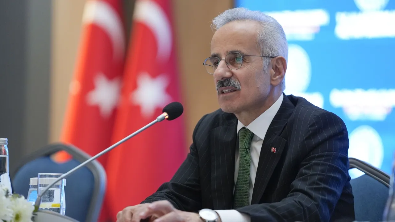 Мұнай танкері Стамбул маңында шабуылға ұшырады