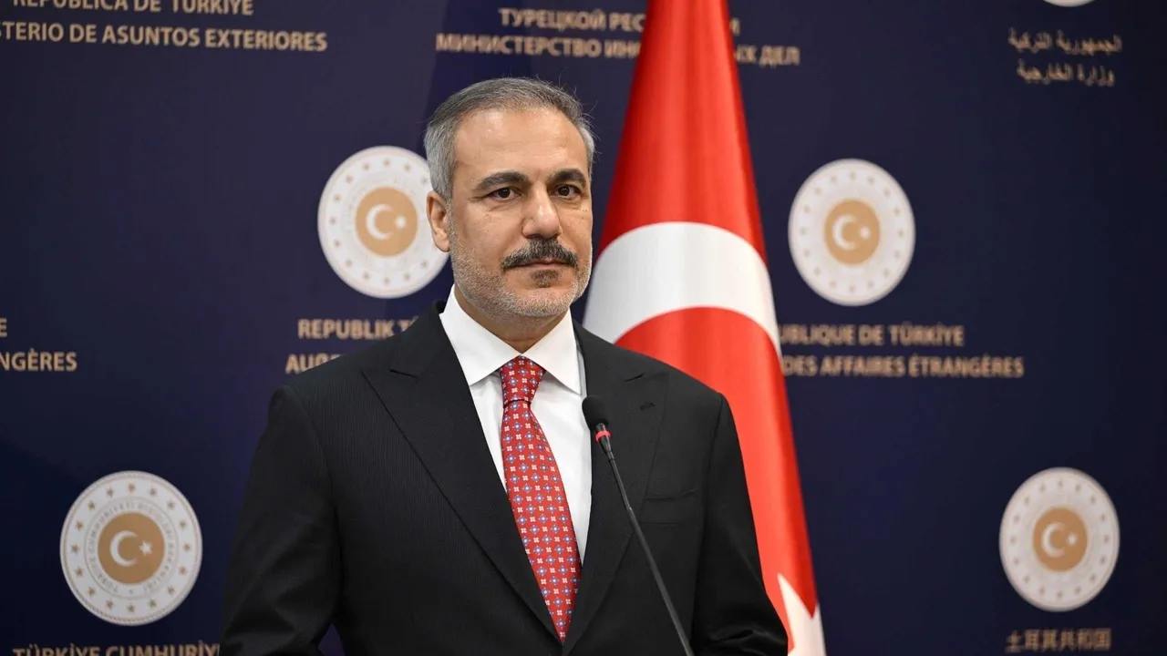 فيدان: تركيا تتعامل مع الأزمات الإقليمية بهدوء وتتحمل المسؤولية من أجل السلام والاستقرار