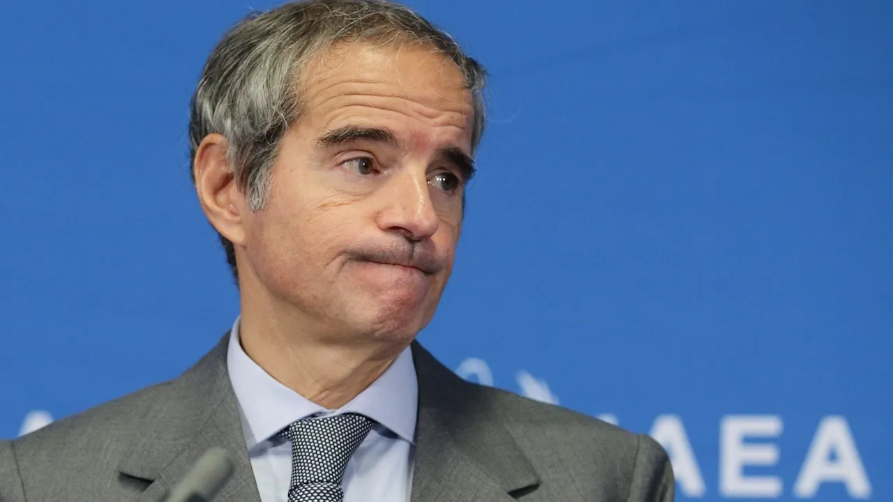 غروسي يحذّر من أنّ أي ضرر في "بوشهر" الإيرانية قد يؤدي إلى حادث إشعاعي خطير