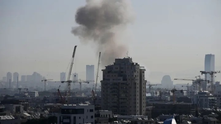 حزب الله يعلن استهداف تل أبيب بهجمات متعددة.. وإصابة 3 عسكريين بينهم قائد كتيبة في لبنان