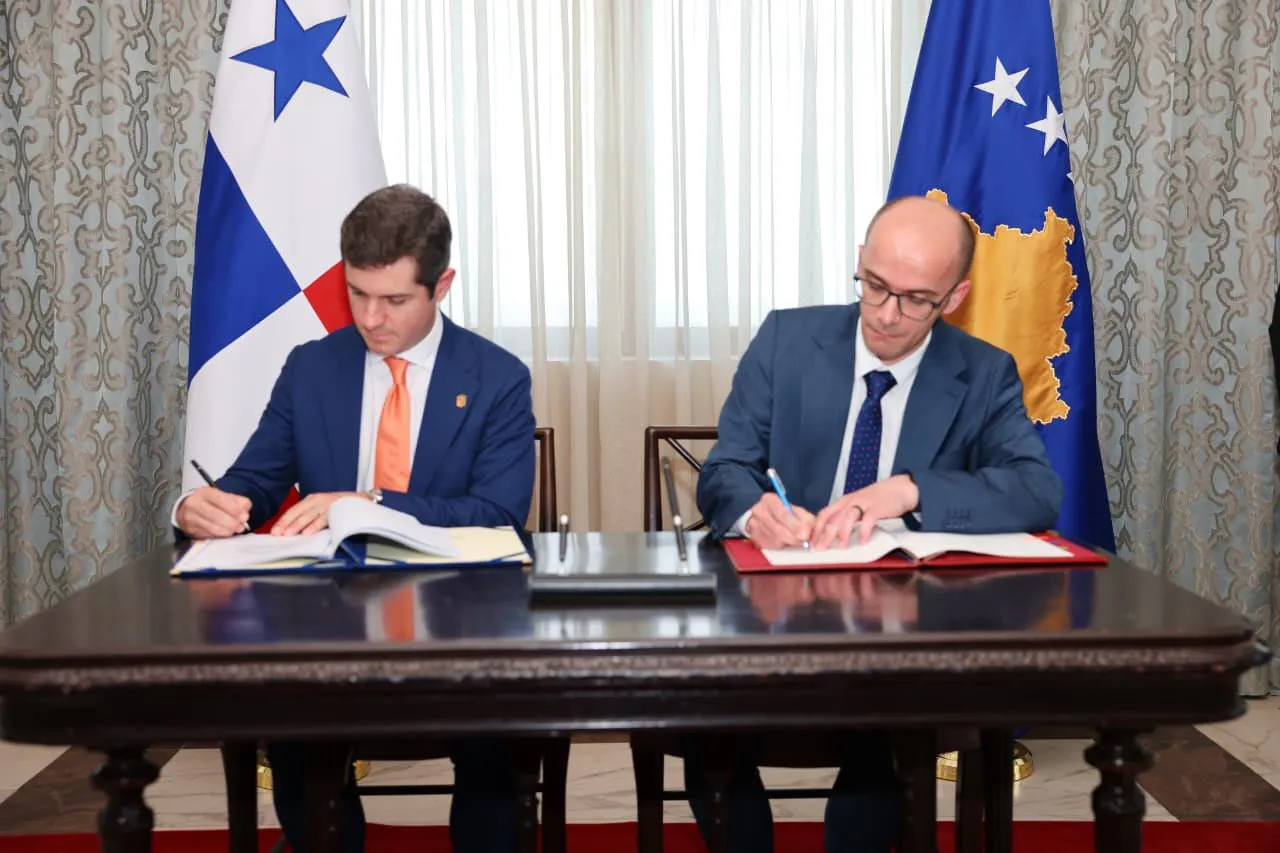 Kosova dhe Panamaja heqin vizat për pasaportat diplomatike dhe zyrtare