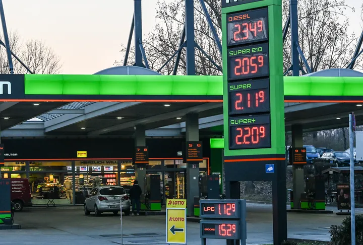 80 Prozent der Deutschen halten Maßnahmen gegen hohe Spritpreise für unzureichend