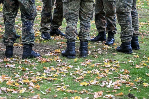 Bericht: Bundeswehroffizier wegen Verrats von Rüstungsplänen suspendiert