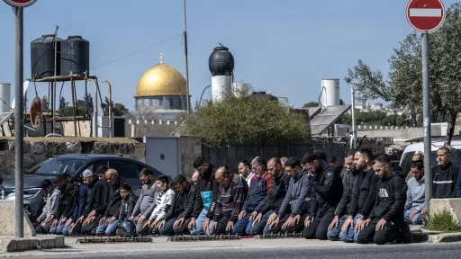 للجمعة الرابعة.. قوات الاحتلال تمنع إقامة الصلاة في المسجد الأقصى