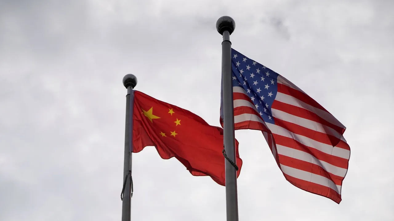 الصين تدعو إلى تعزيز التعاون مع أمريكا.. وواشنطن تتهم بكين باحتجاز سفن بنمية
