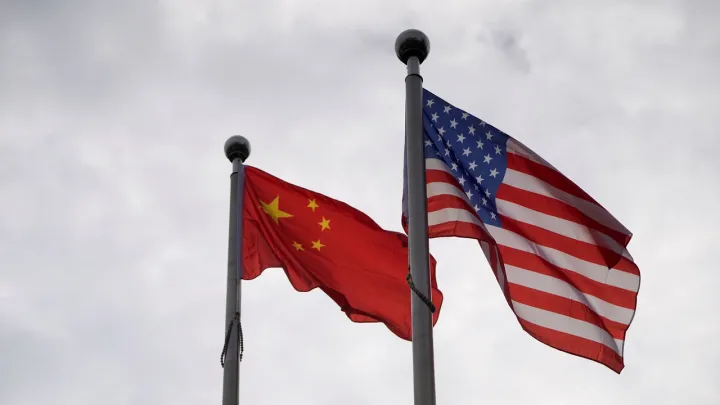 الصين تدعو إلى تعزيز التعاون مع أمريكا.. وواشنطن تتهم بكين باحتجاز سفن بنمية