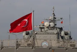 ВМС Турции нейтрализовали десятки дрейфующих угроз в Черном море