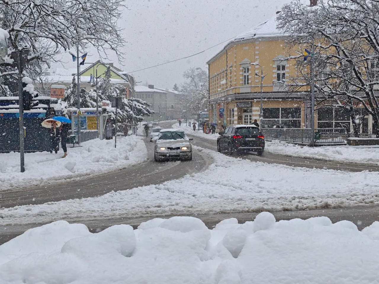 Otežani uslovi u USK - Radovi na mreži u toku, saobraćaj djelimično ograničen