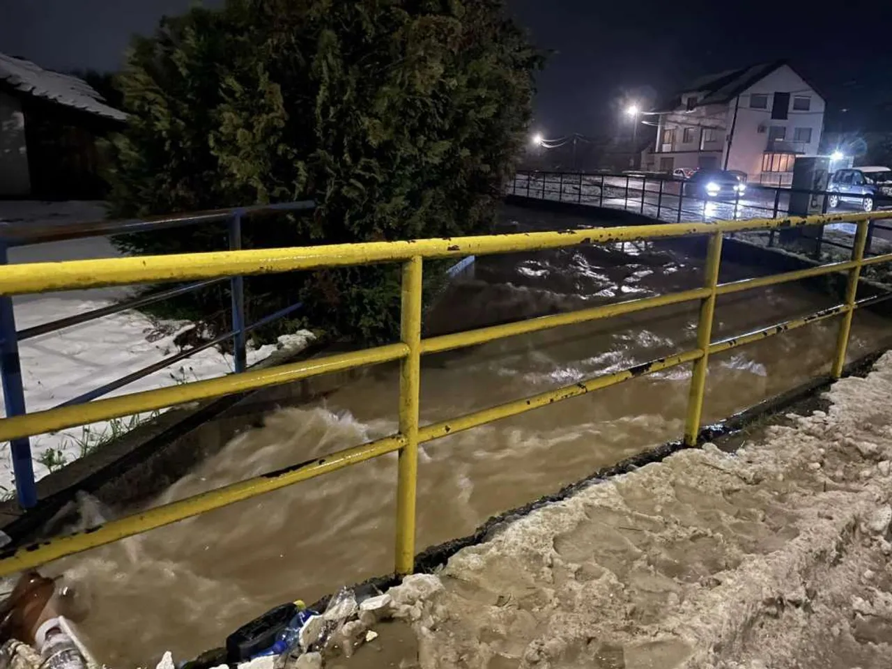 Prijedor: Proglašen prvi stepen pripravnosti od poplava, zaplavljeno 400 kuća i stambenih objekata