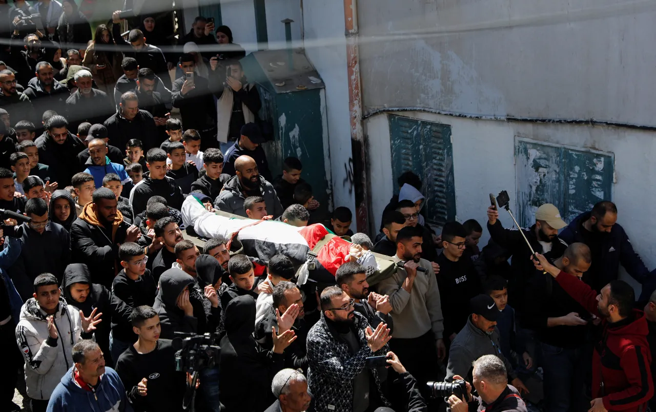 Israël abat un Palestinien en Cisjordanie occupée, des colons illégaux volent du bétail