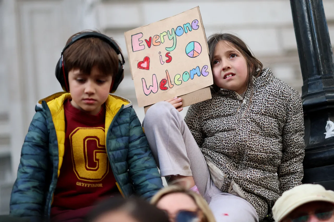 AIVD wilt drastische maatregelen in een 'wereld vol conflict en botsende belangen'