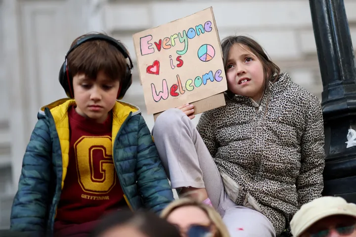 AIVD wilt drastische maatregelen in een 'wereld vol conflict en botsende belangen'