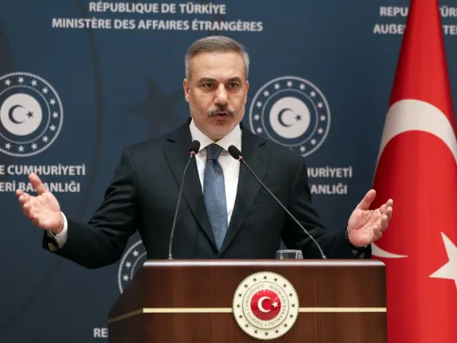 Türkiye pondera um possível encontro com o Paquistão, mediador, sobre a guerra no Irão