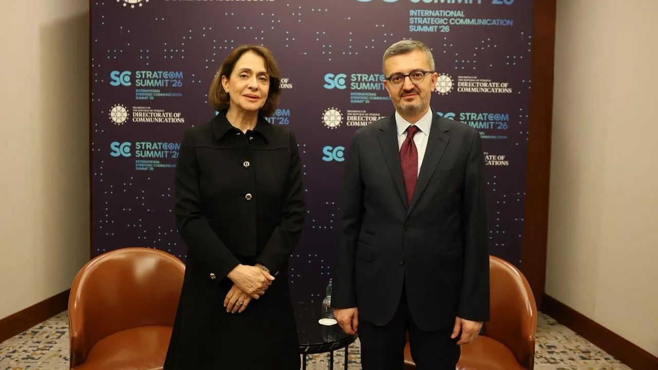 دوران يبحث مع وزير خارجية بلغاريا العلاقات الثنائية والتعاون في مجالي الاتصال والدبلوماسية