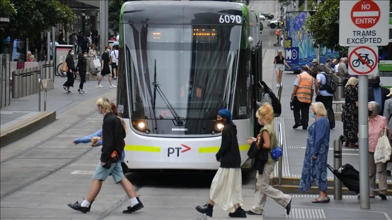 Shtetet australiane me transport publik falas pas rritjes së çmimeve të karburantit
