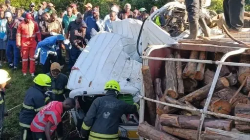 Fifteen people killed in central Kenya road accident