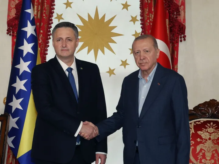 Presidente turco Erdogan recebeu o Presidente da Presidência da Bósnia e Herzegovina, Becirovic