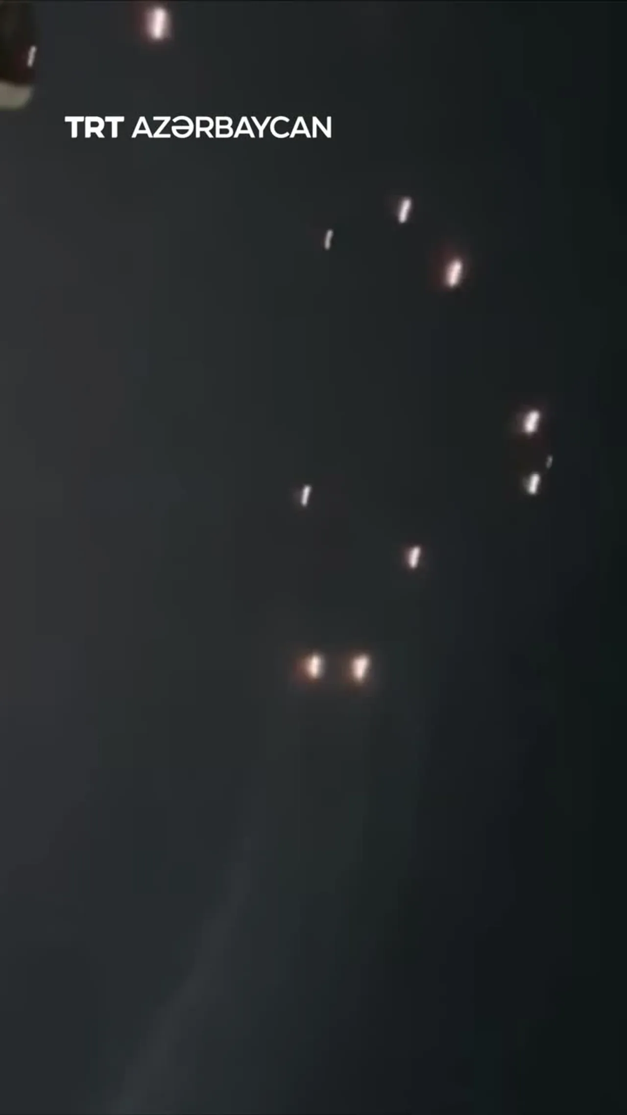 İran raketi Qüdsə düşmədən əvvəl "Dəmir Gümbəz" sisteminin çoxsaylı önləyici raketlərindən yayınıb