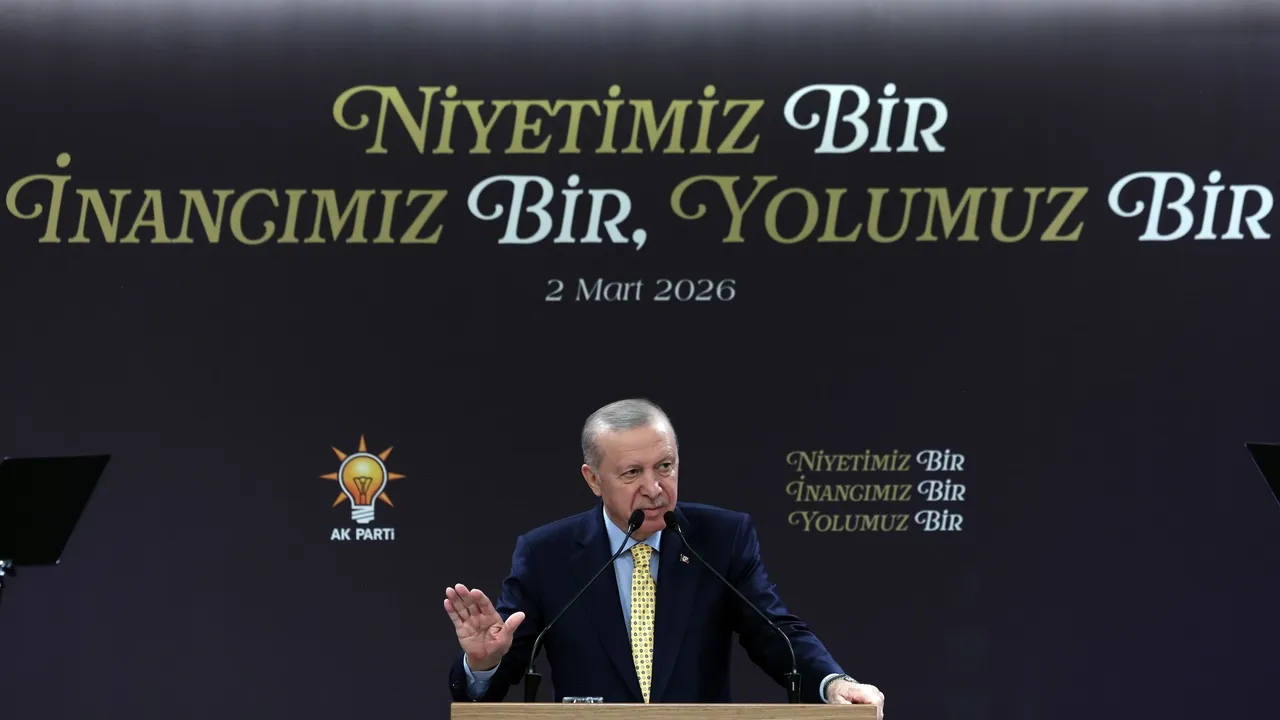 Presidente Erdogan condena o sofrimento de civis no Irão e pede o fim dos combates