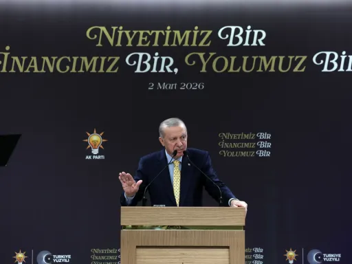 Presidente Erdogan condena o sofrimento de civis no Irão e pede o fim dos combates