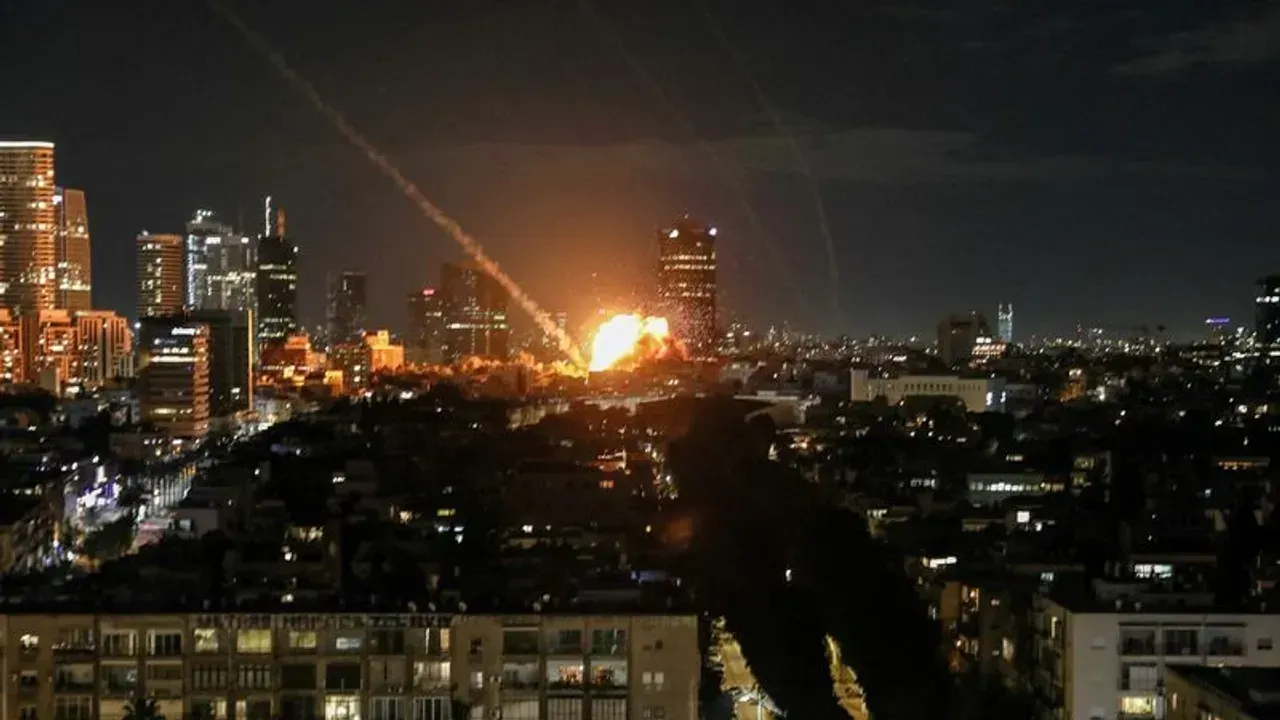 Iran: la guerre s'étend, l'ambassade américaine à Riyad touchée