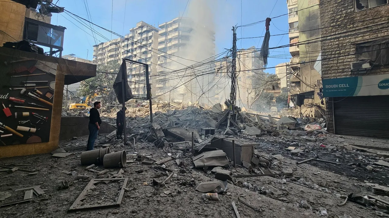 إسرائيل تتوغل في جنوب لبنان وتكثف غاراتها.. والجيش اللبناني يعيد التموضع وسط نزوح آلاف