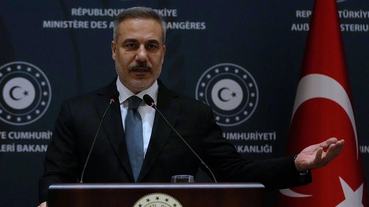 Министр Фидан: Турция готова к любым сценариям