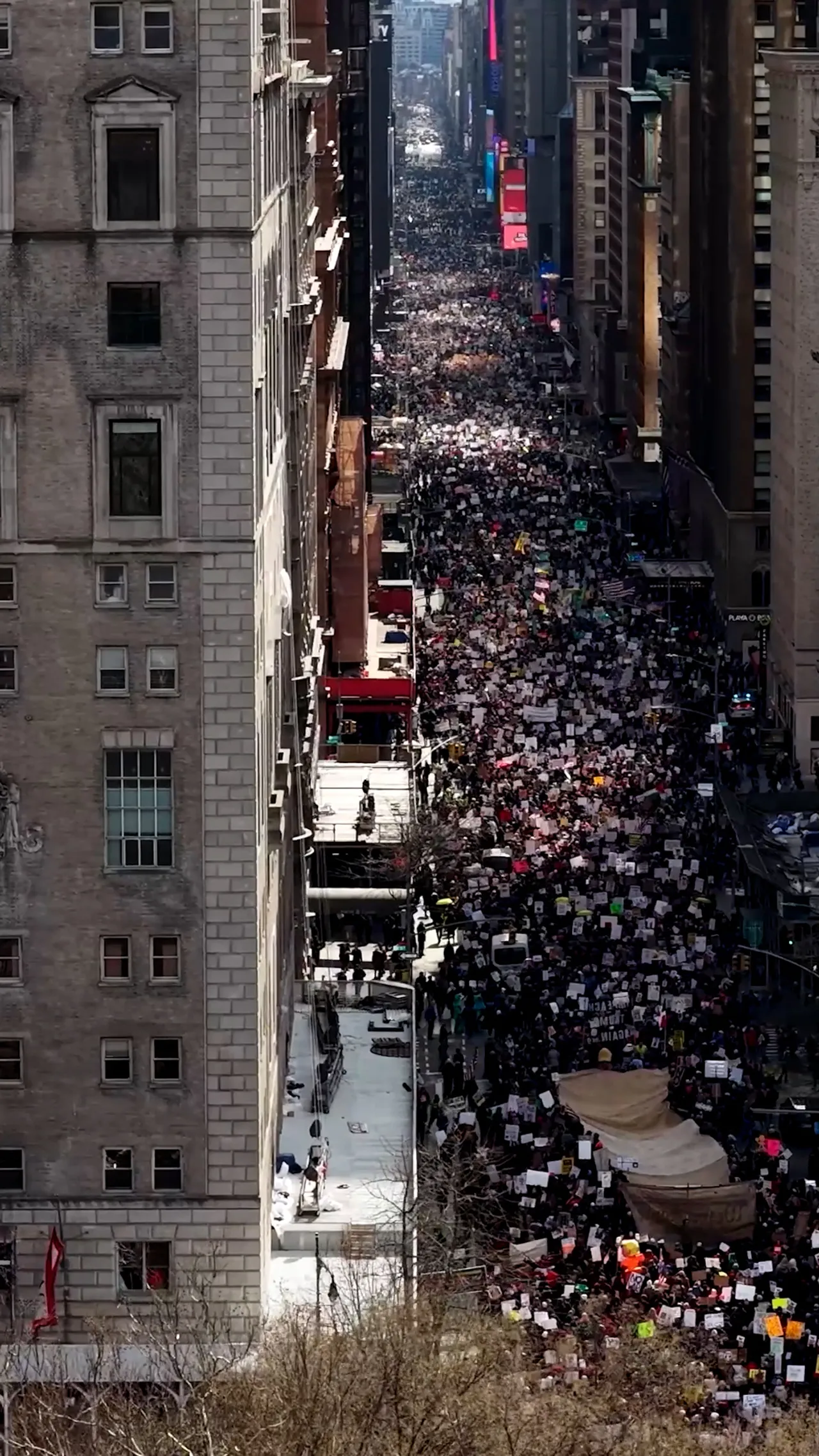 Jutaan warga berunjuk rasa di seluruh AS dalam protes 'Tidak Ada Raja'