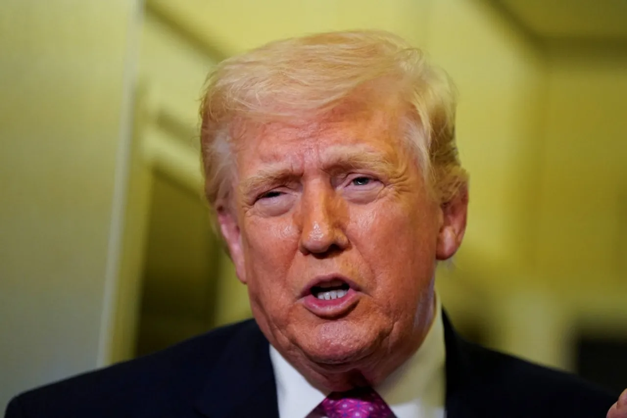 US renews warning to Iran over Strait of Hormuz closure